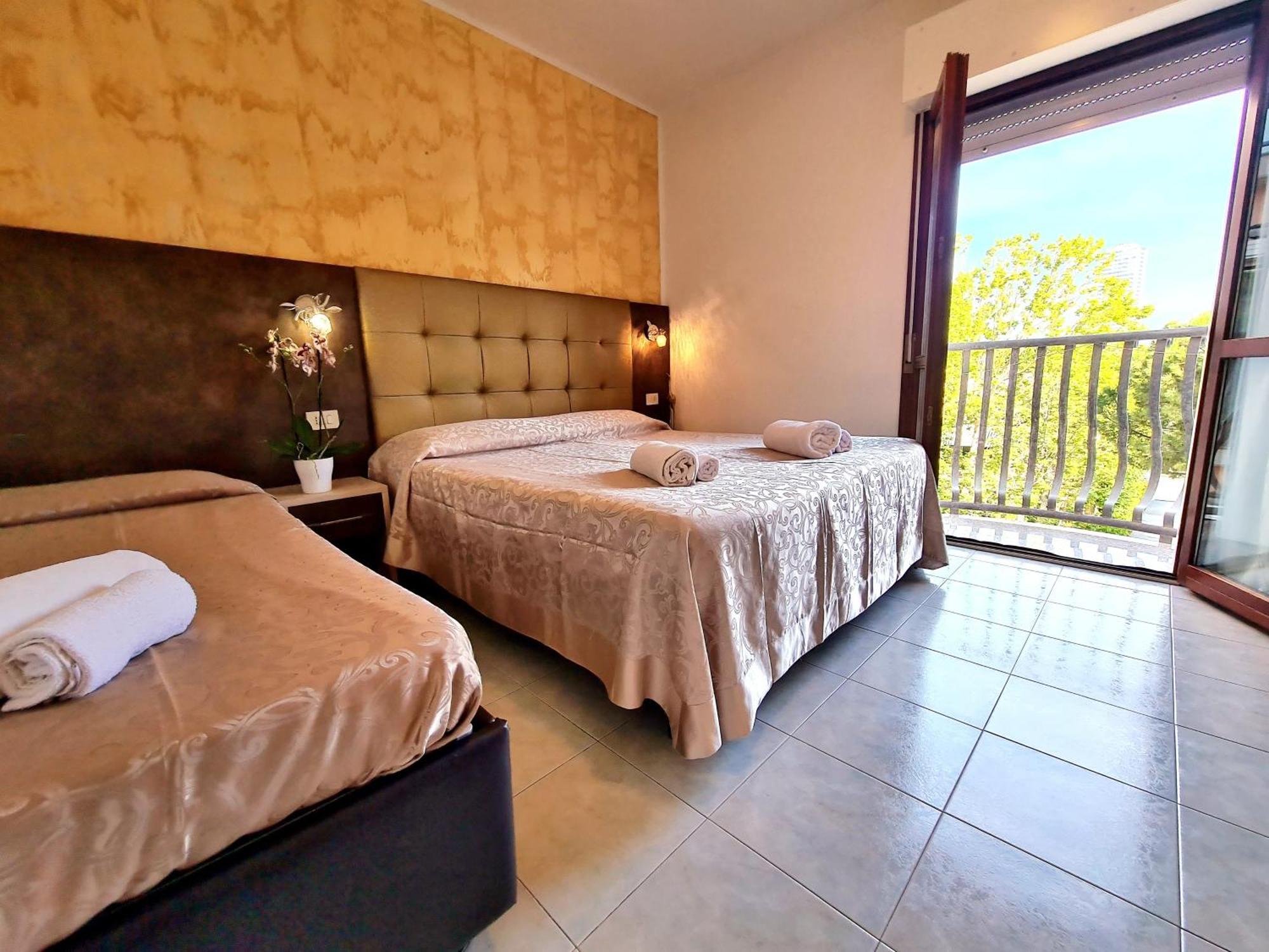 Hotel Laura Cesenatico Kamer foto